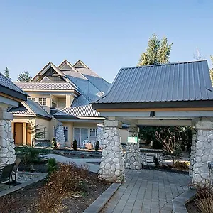 https://lagoons-by-cozystay-signature-whistler.hotels-of-whistler.com